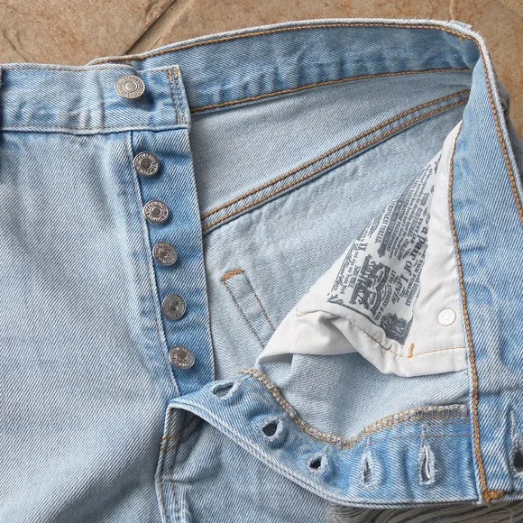 Levi's 501 Light Wash Distressed Denim Shorts W31 - Picture 7 of 13